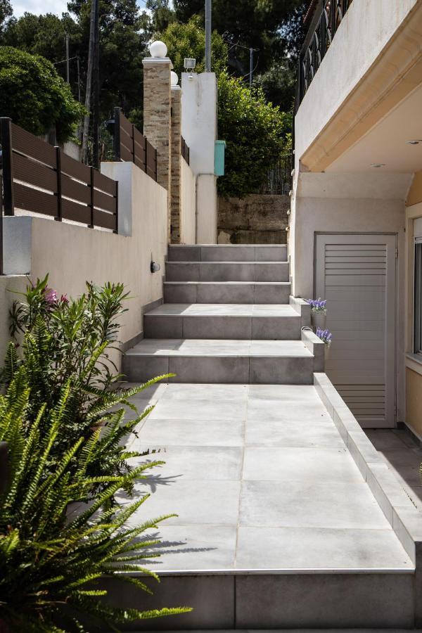 Relaxing Family House With Garden In Avra,