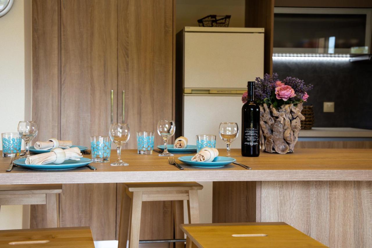 Relaxing Family House With Garden In Avra, Apartment *