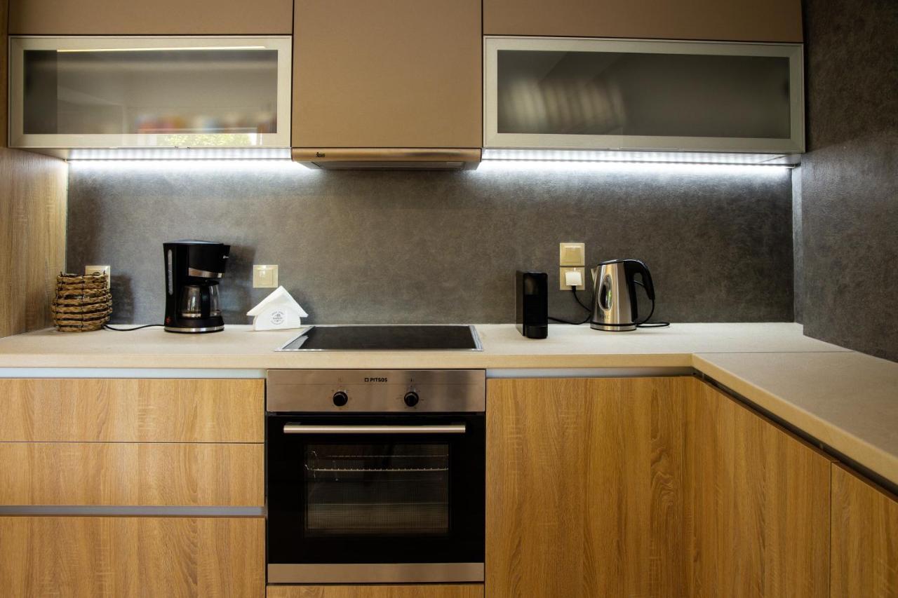 Apartment Relaxing Family House With Garden In Avra,